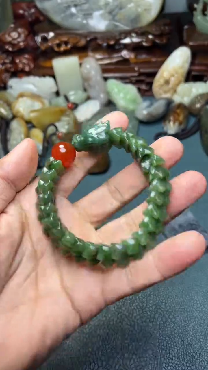 未镶嵌和田玉把件-