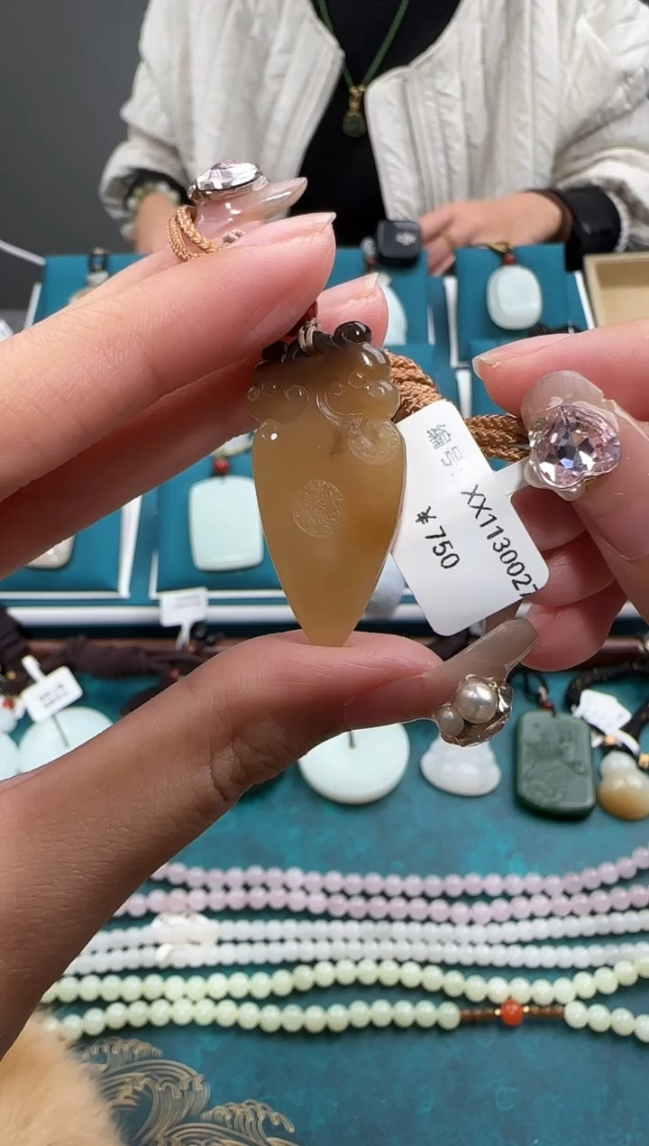 颈饰未镶嵌和田玉吊坠XX