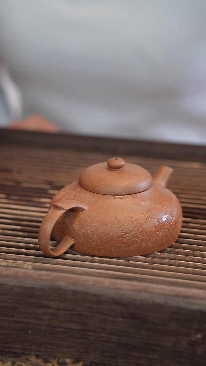 茶壶紫砂【口沿磕碰】老段 雕刻 130cc