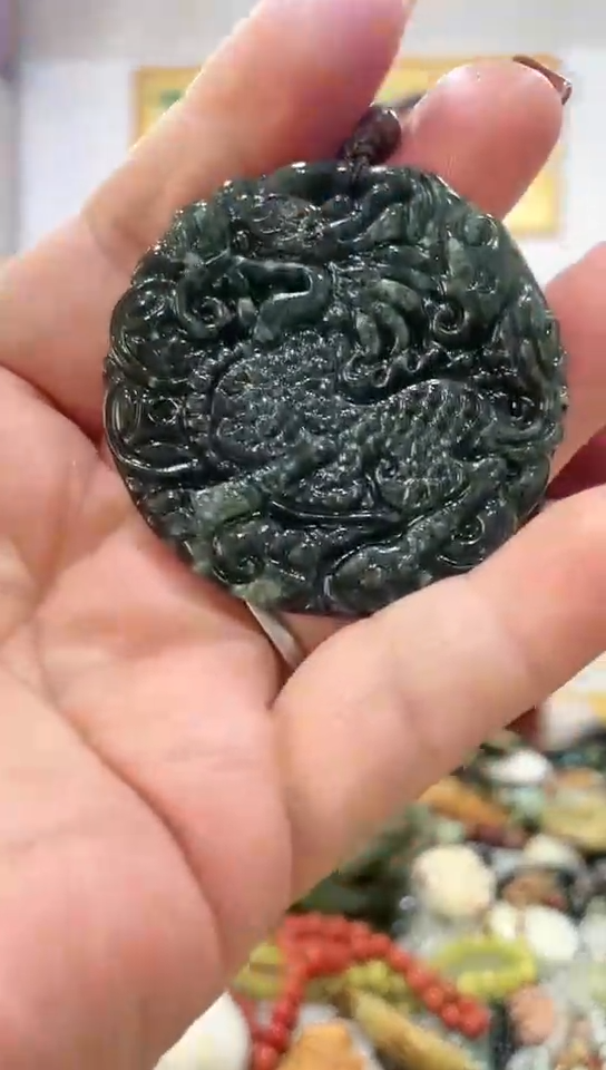 未镶嵌岫玉挂件 