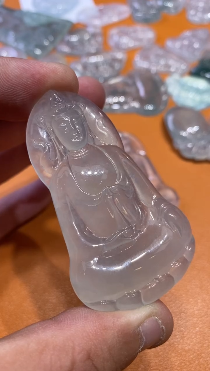 【闪购商品】翡翠吊坠(不含链)未镶嵌观音13800