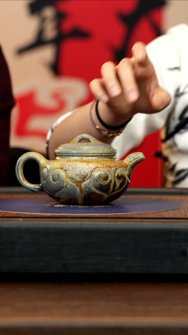 【闪购商品】紫砂茶壶LHQ 柴烧 仿古如意 340cc