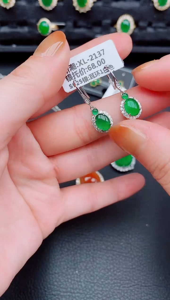 【闪购商品】翡翠耳饰银S925镶嵌天然a货翡翠381
