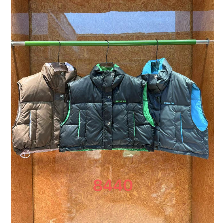 鑫燃KIKi 90白鸭绒时尚拼色短款羽绒马甲 8440 JCC