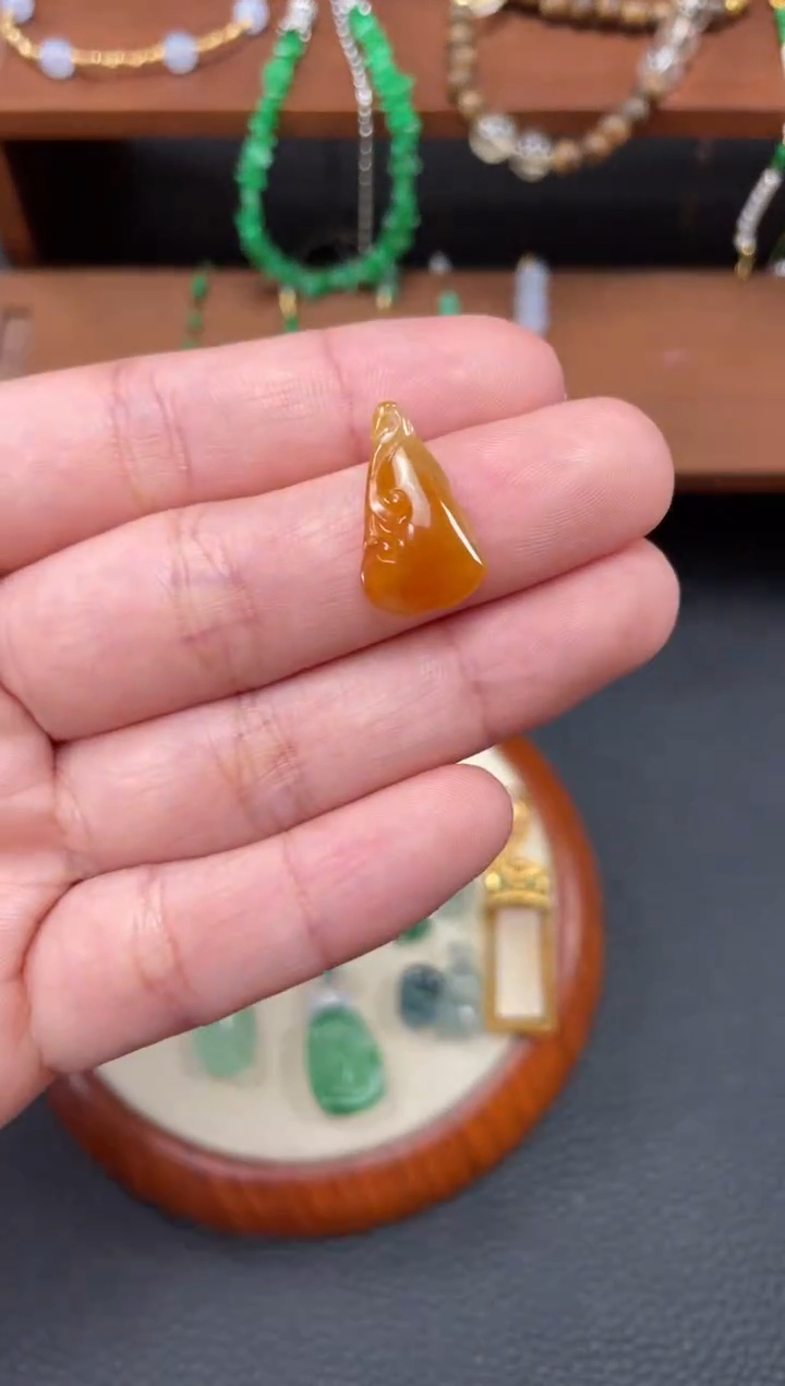 【闪购商品】翡翠吊坠(不含链)18K金镶嵌一个   P522