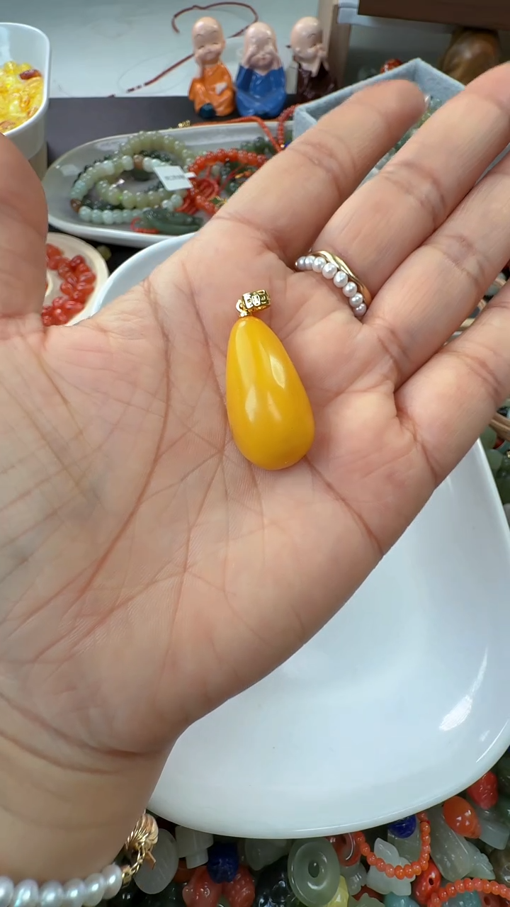 蜜蜡吊坠(不含链)未镶嵌空**事90一个空城