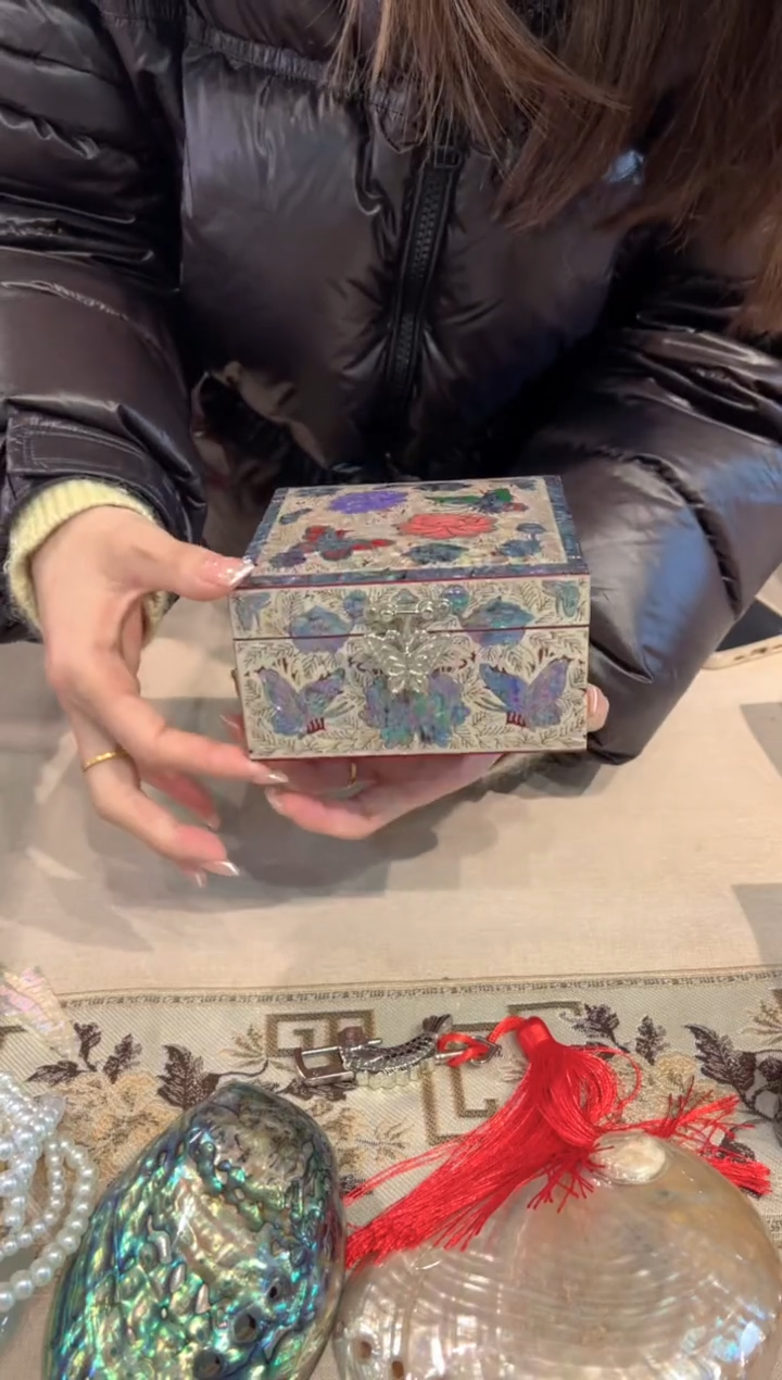 【闪购商品】红底蓝边弘贝雅螺钿漆器文化馆