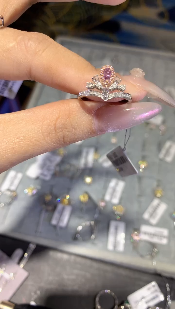 【闪购商品】钻石戒指18K金镶嵌 YT139