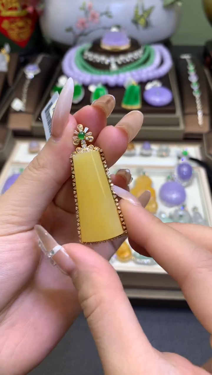 【闪购商品】翡翠颈饰18K金镶嵌翡翠A货