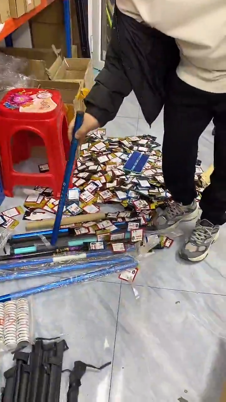 6.3米溪流竿颜色随机微瑕介意勿拍