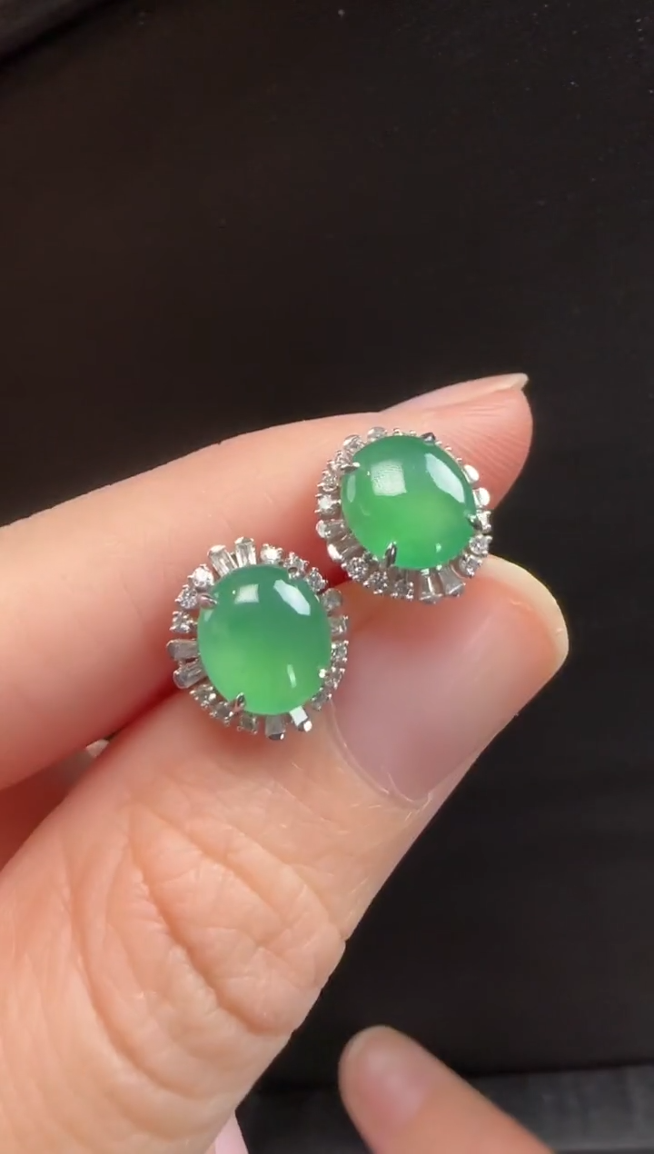 18K金镶嵌翡翠耳饰411蛋面一对