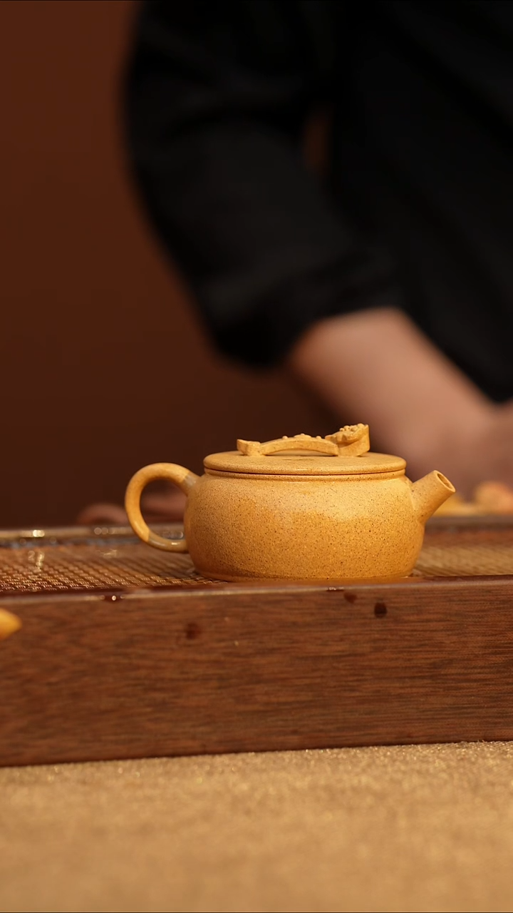 茶壶紫砂黄龙山黄段如意汉瓦