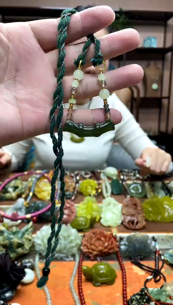 未镶嵌岫玉吊坠·1