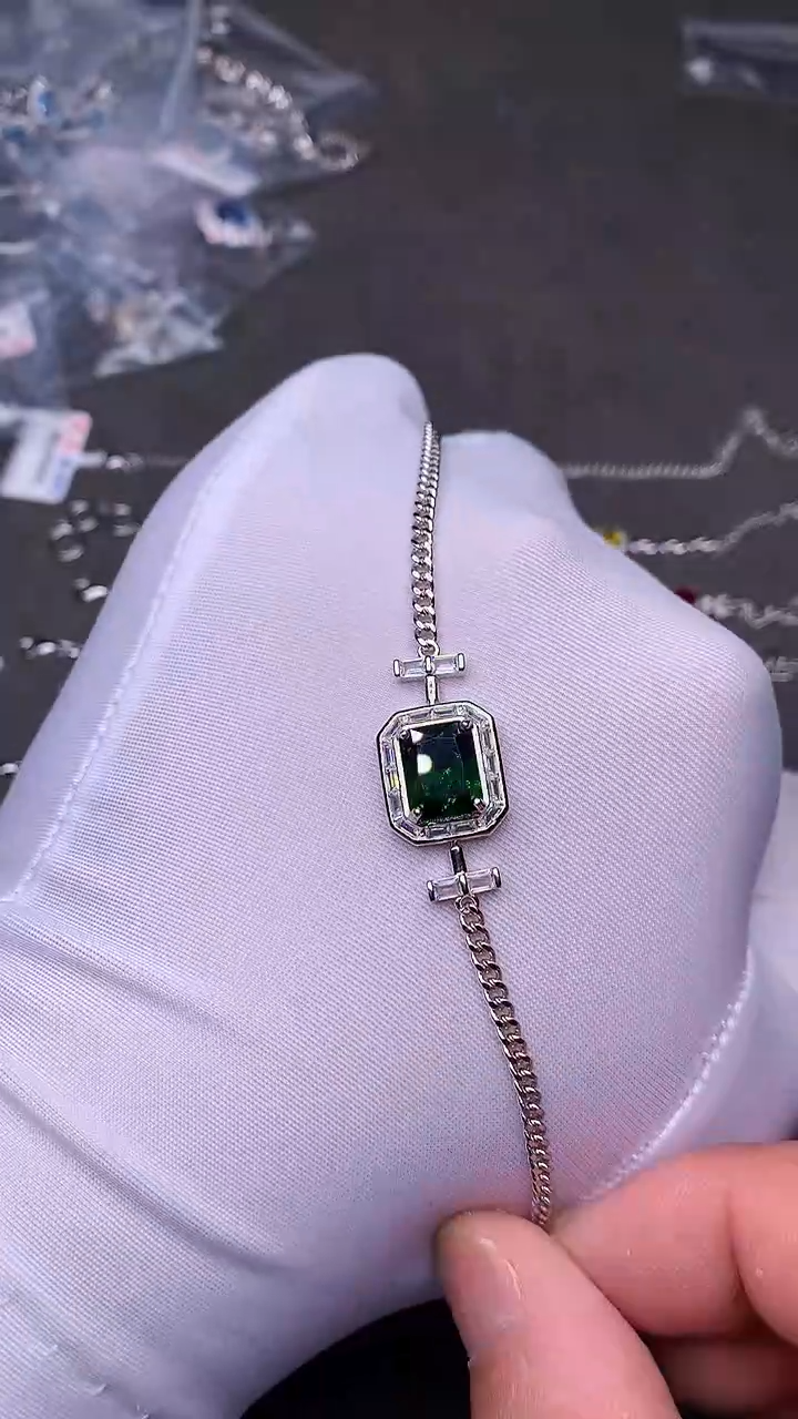 【闪购商品】透辉石手链银S925镶嵌......