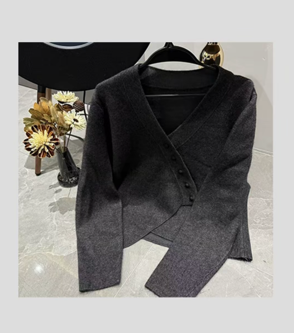 XIANJIE"秋季长袖休闲时尚V领毛针织开衫"