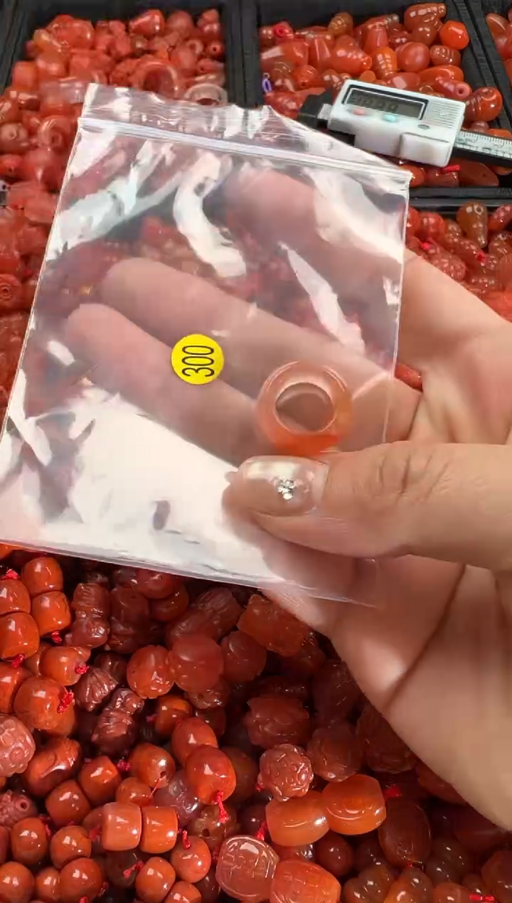 【闪购商品】南红玛瑙颈饰未镶嵌1