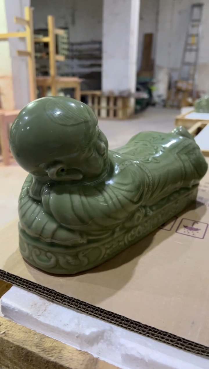 耀州窑青瓷娃娃枕头