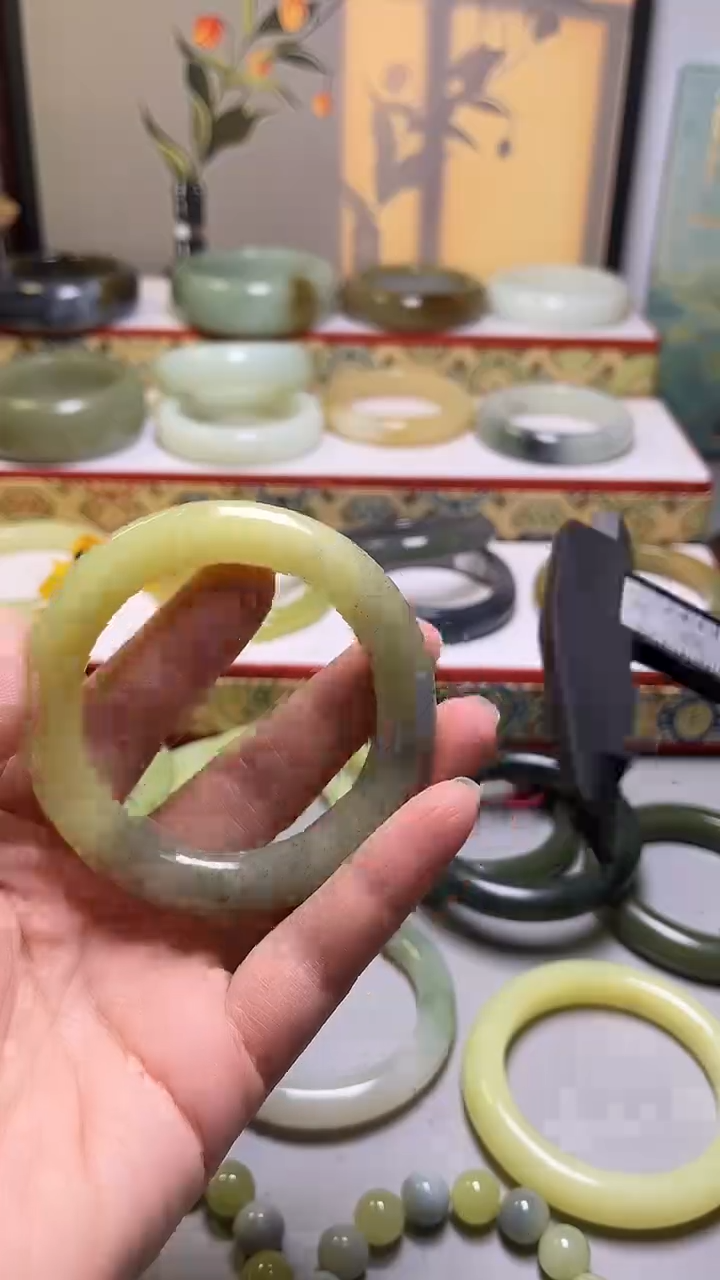 【闪购商品】和田玉未镶嵌手镯新疆若羌黄口青花半山水54.8圆条