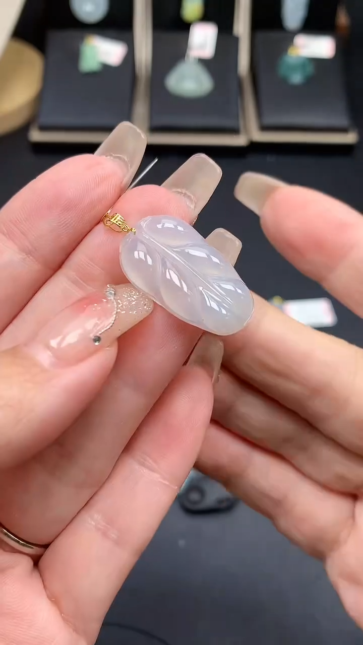 【闪购商品】翡翠吊坠(不含链)18K金镶嵌MS141716