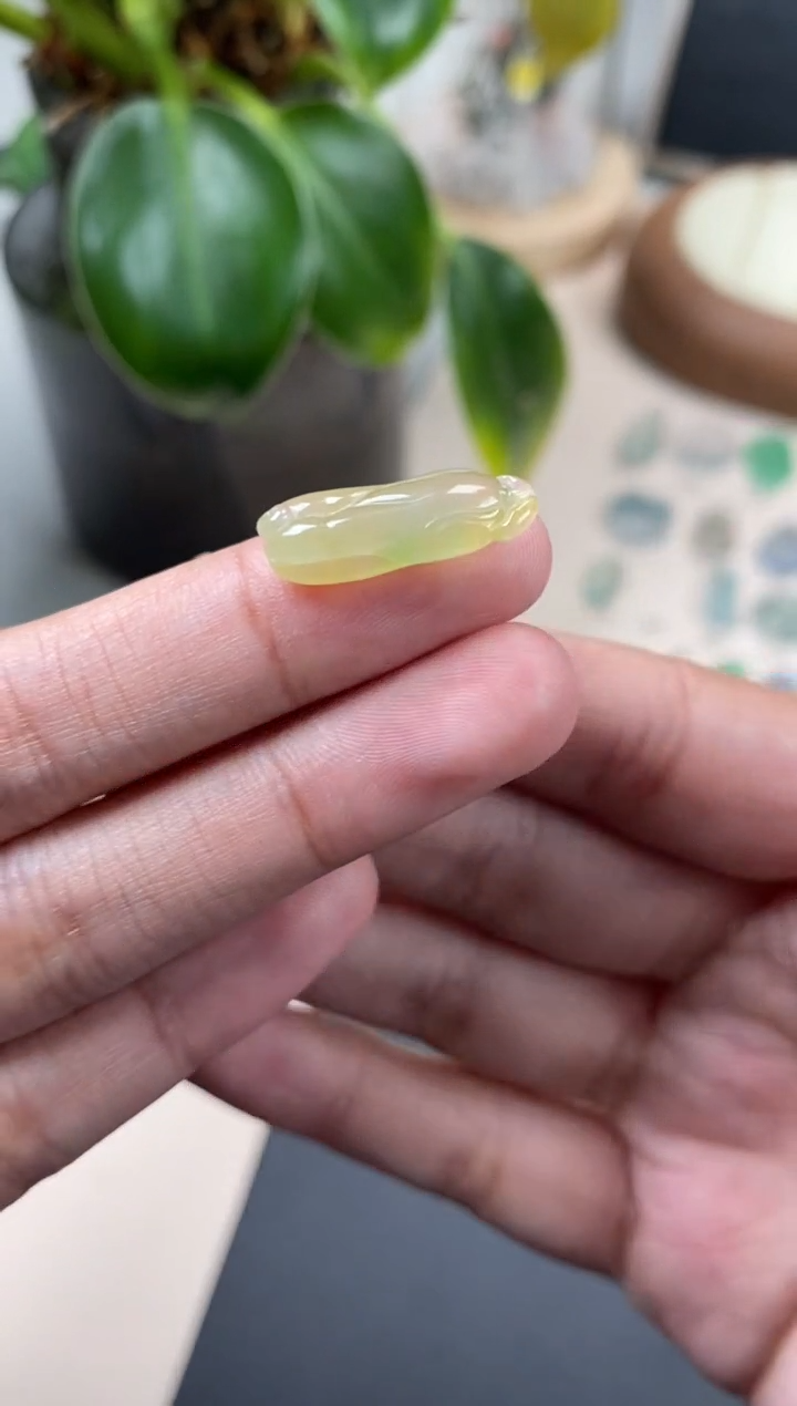【闪购商品】翡翠颈饰未镶嵌翡翠冰黄裸石