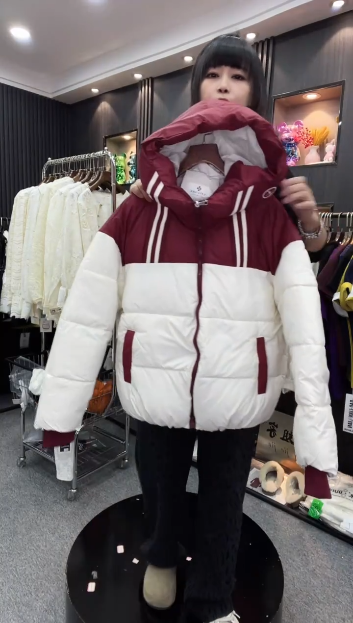 8819拼红色棉服---