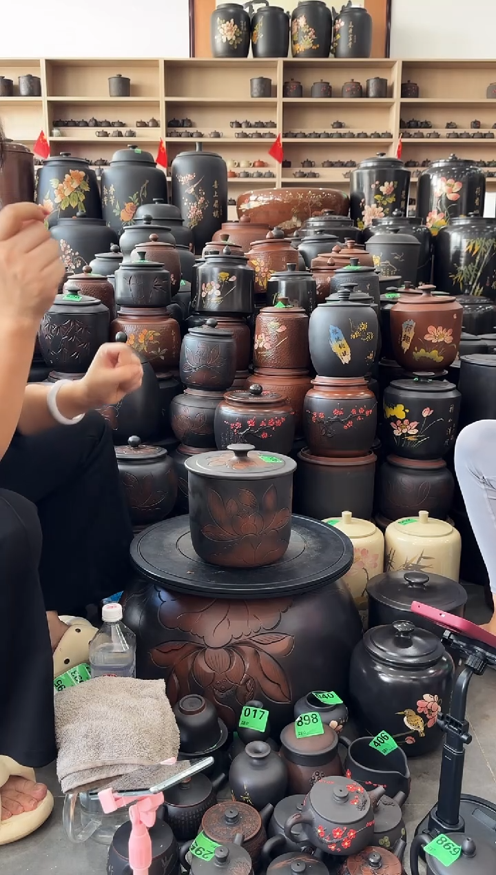 罐瑕疵茶叶罐  线雕小五饼 荷花 109