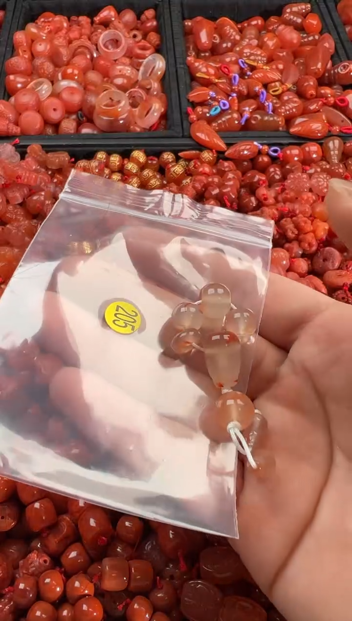 【闪购商品】南红玛瑙颈饰未镶嵌1