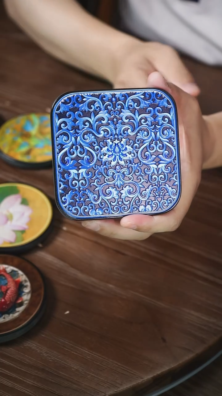 壹藏贰宝蓝宝相杯垫一片