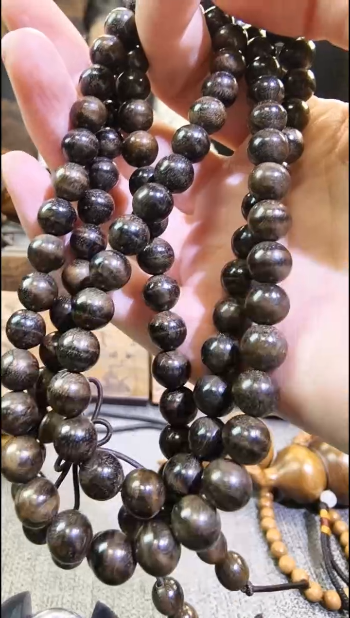 金丝楠0.8阴沉绿龙胆多圈