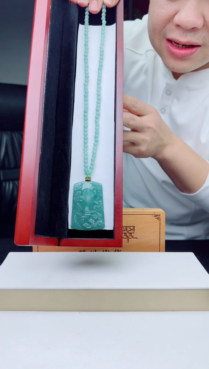 颈饰未镶嵌翡翠多样性发其一