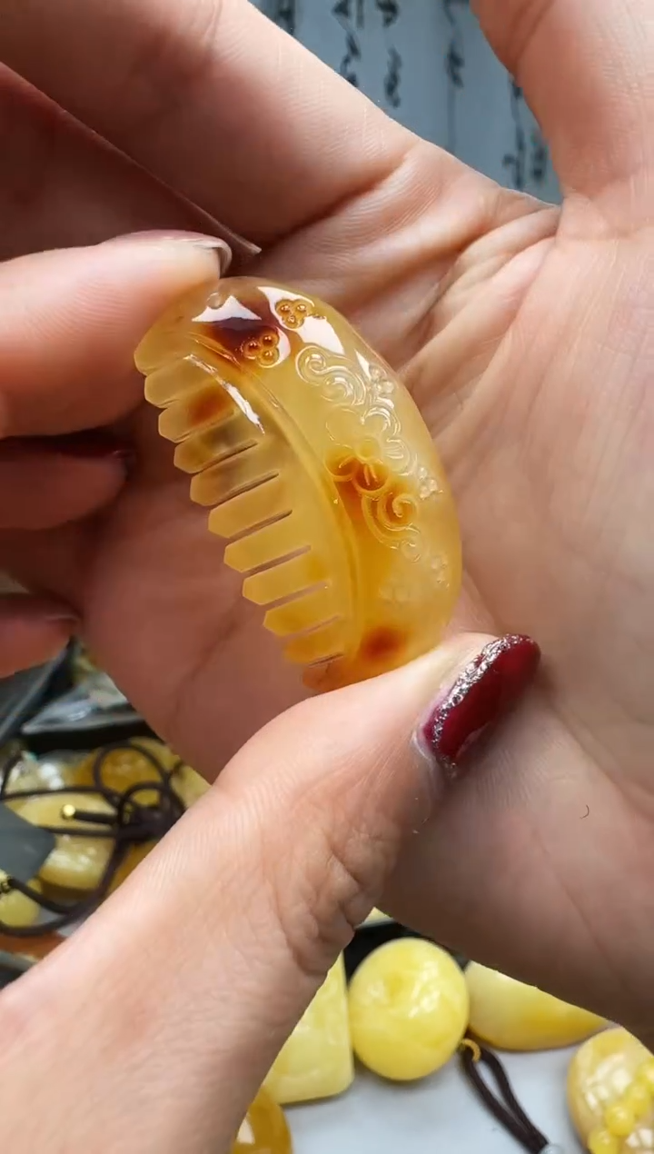 【闪购商品】琥珀裸石未镶嵌挂坠