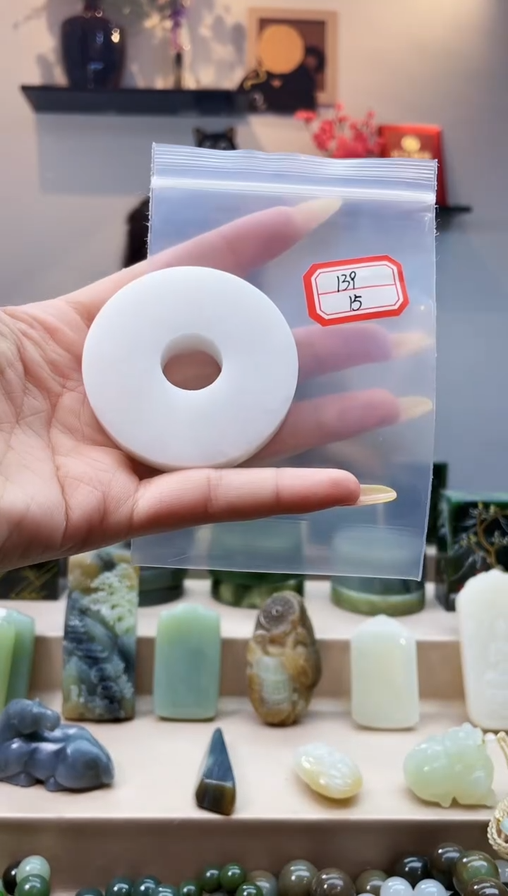 未镶嵌和田玉挂件1