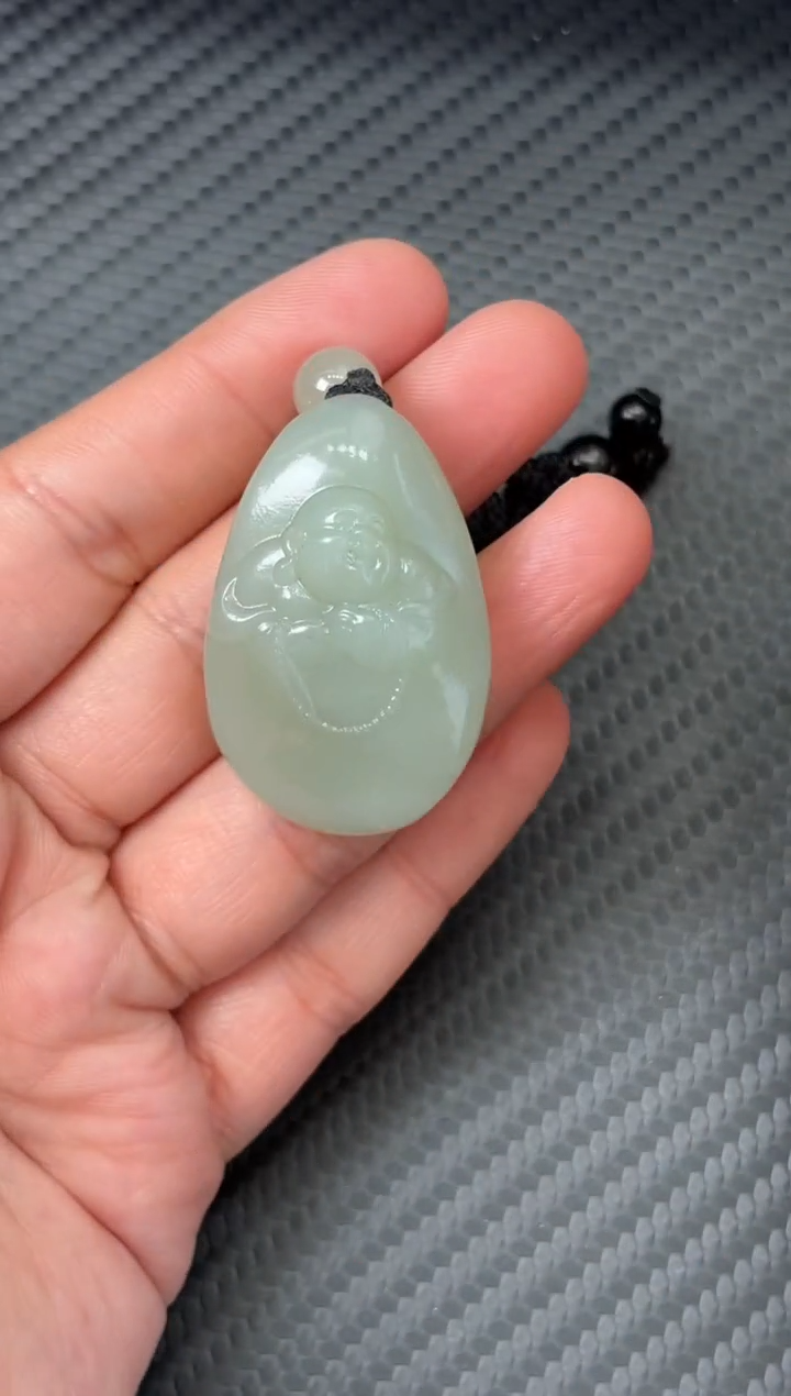 吊坠(赠链)未镶嵌和田玉且末近矿微色差吊坠
