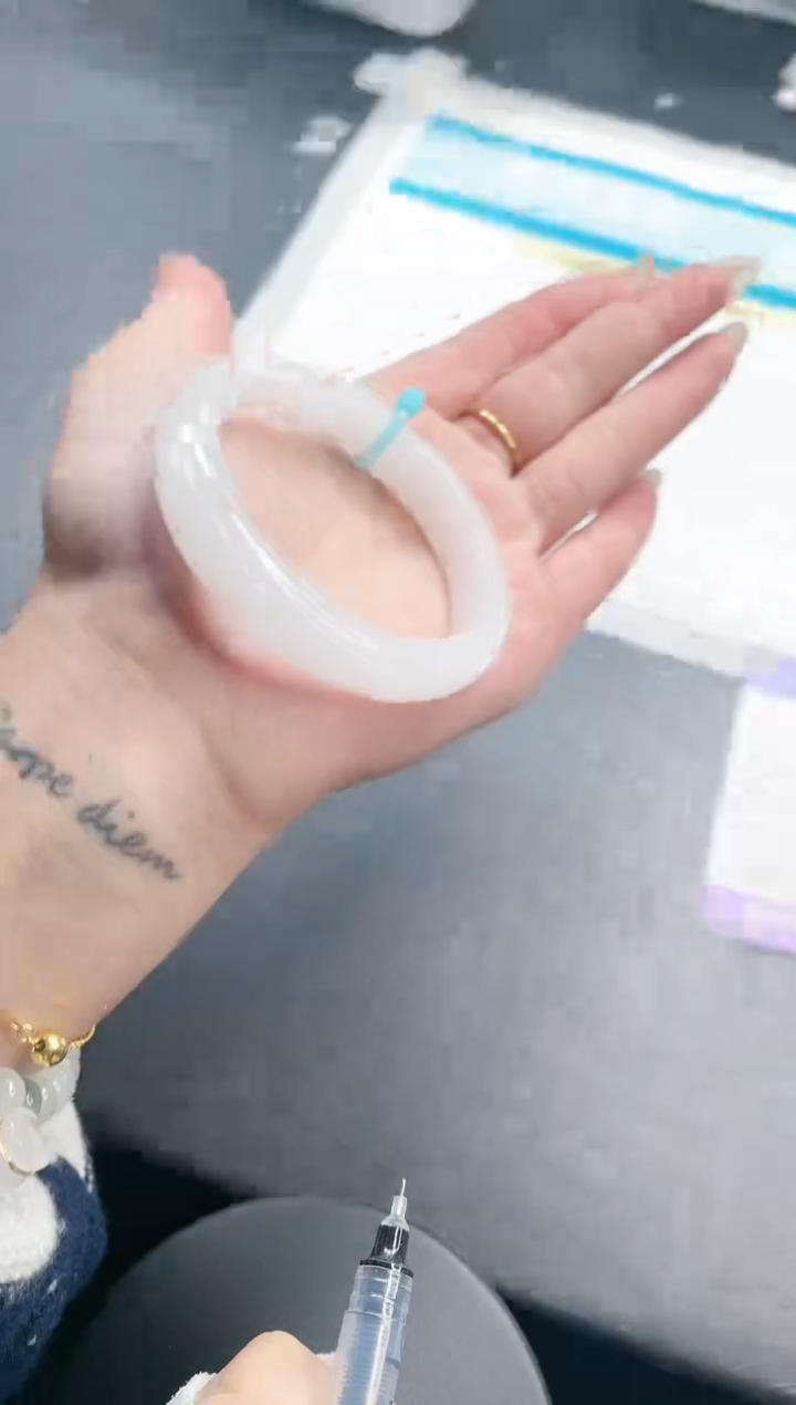 【闪购商品】石英质玉手镯未镶嵌25V316-54