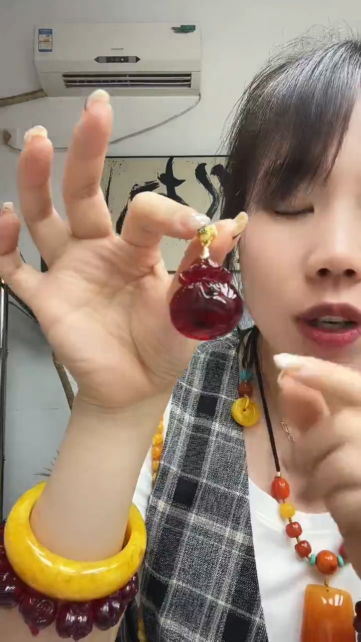 未镶嵌颈饰琥珀00000000082