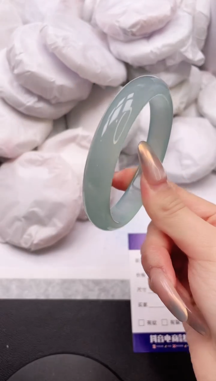 【闪购商品】石英质玉手镯未镶嵌3K483-60