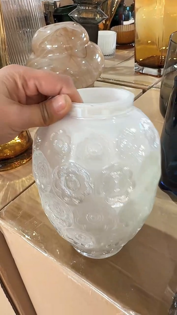 【闪购商品】玻璃白色莱利微瑕