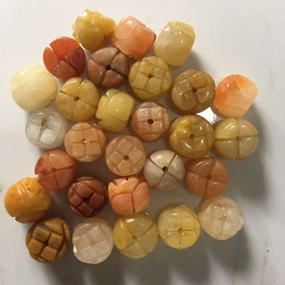 天然金丝玉雕刻花配珠60颗