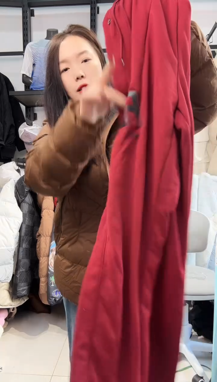 2213  闪购编码  运动卫衣裤以直播间过款为准 尺码  ·  m
