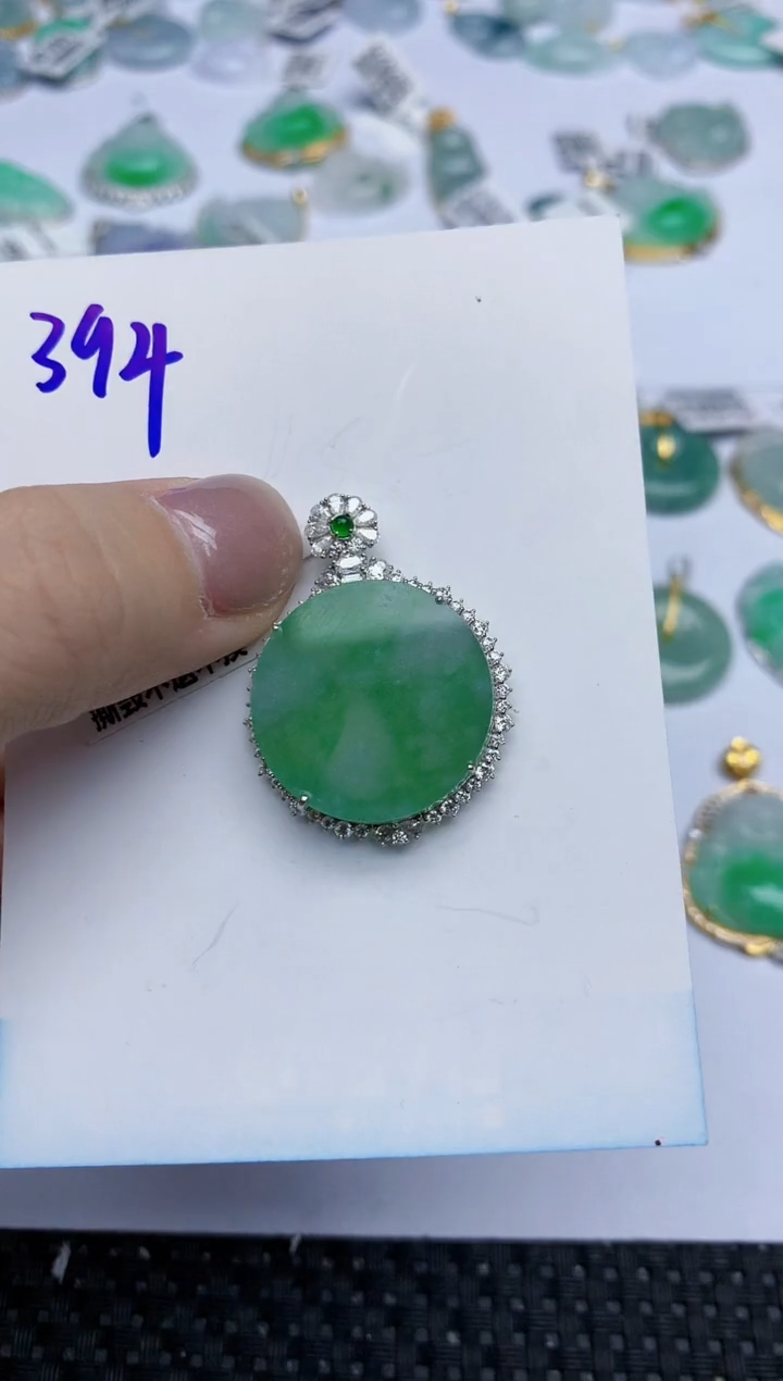 【闪购商品】翡翠挂件18K金镶嵌天然翡翠A货