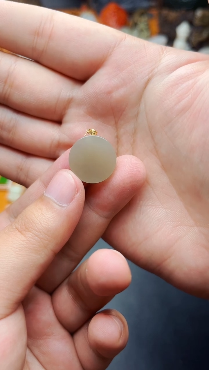 【闪购商品】和田玉颈饰18K金镶嵌平安牌01