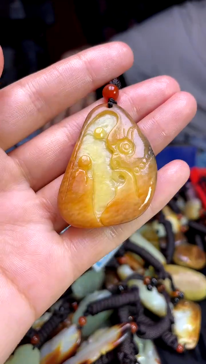 和田玉未镶嵌颈饰1