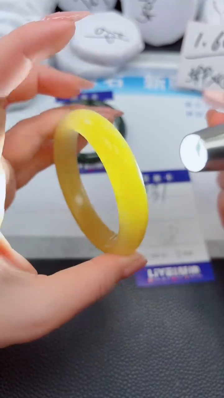 【闪购商品】石英质玉手镯未镶嵌231