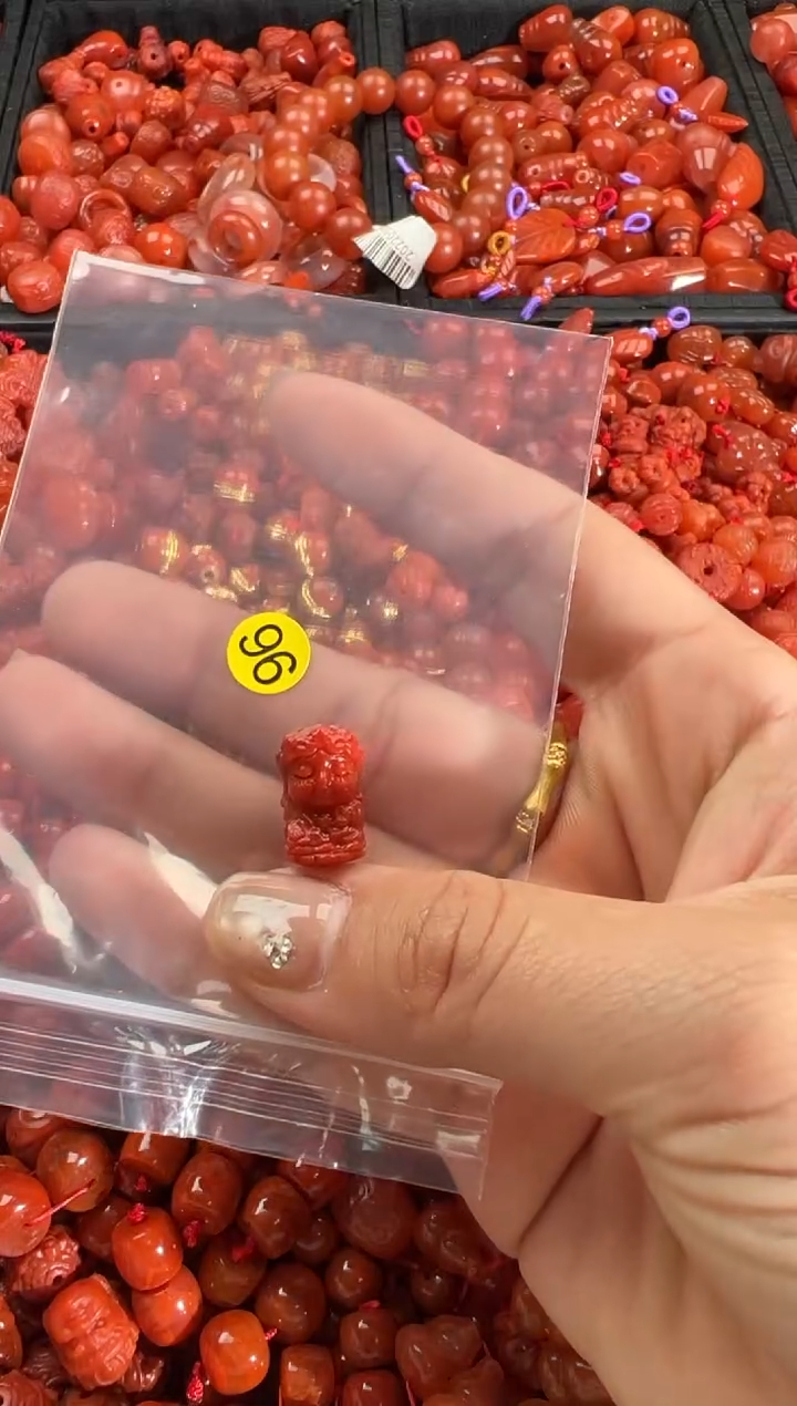 【闪购商品】南红玛瑙颈饰未镶嵌1