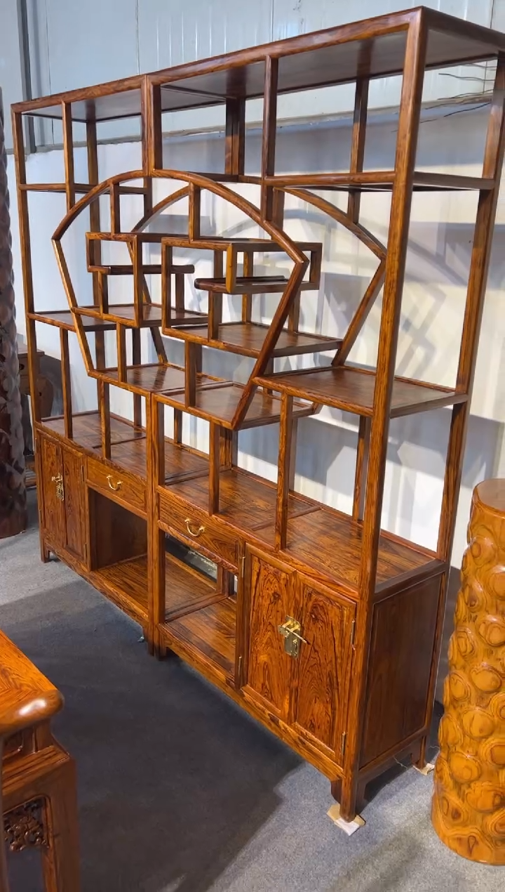 【闪购商品】花梨木类木雕博古架一对