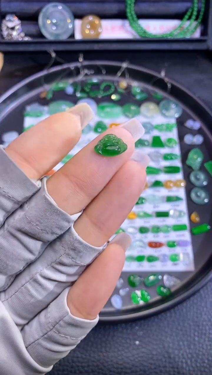 未镶嵌挂件翡翠佛公