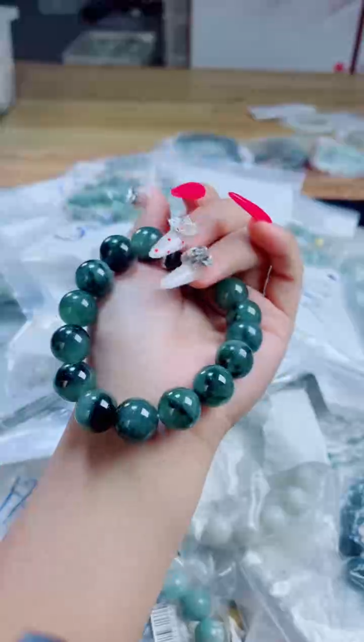 定制翡翠未镶嵌珠串