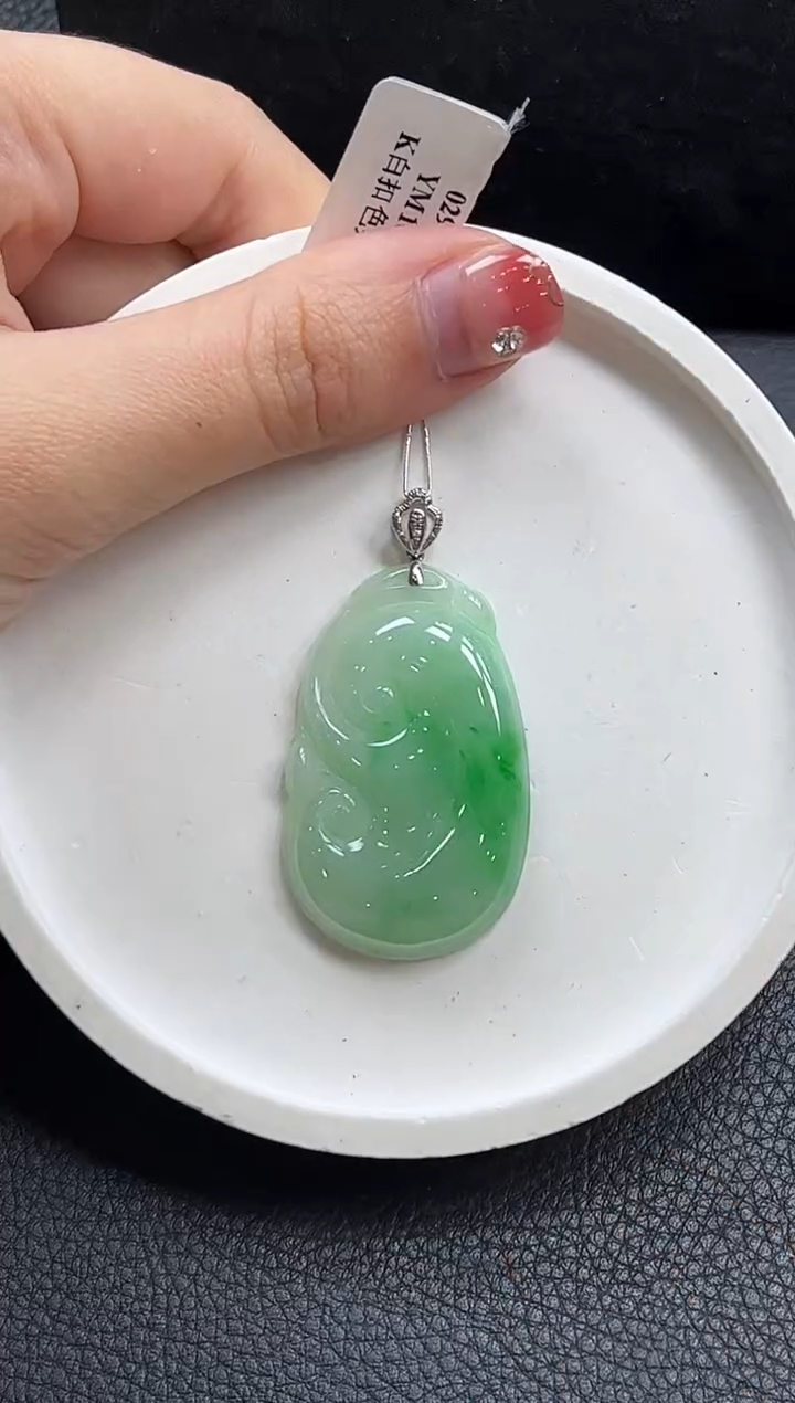 【闪购商品】翡翠颈饰18K金镶嵌YM1012-4如意