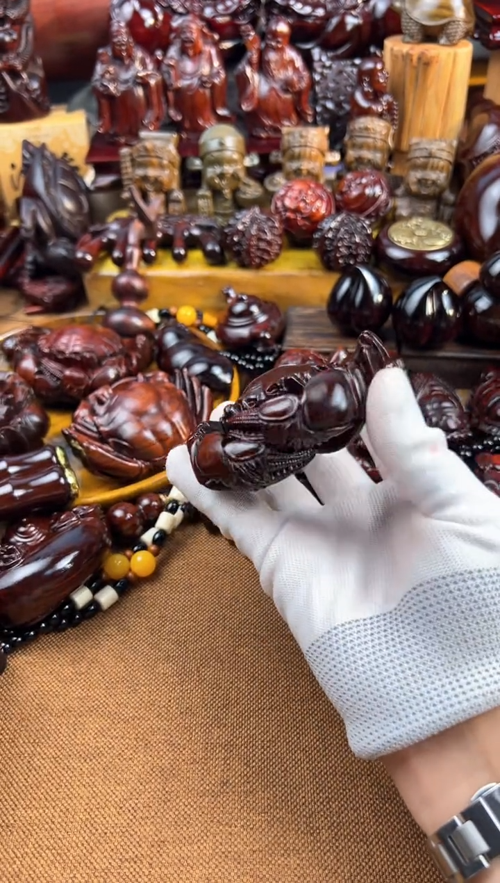 【闪购商品】木710大螃蟹摆件可盘玩