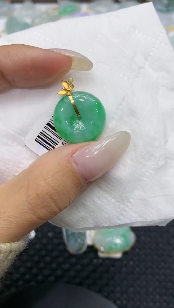 颈饰18K金镶嵌翡翠111111111111